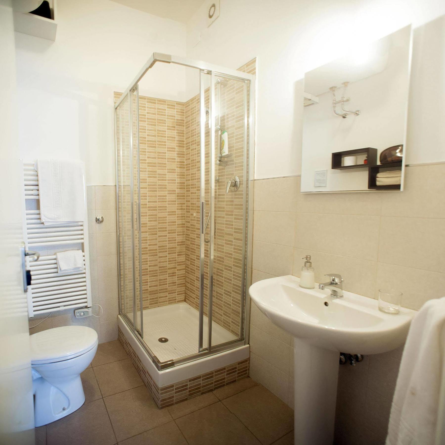 Elisir B & B เปสการา ภายนอก รูปภาพ